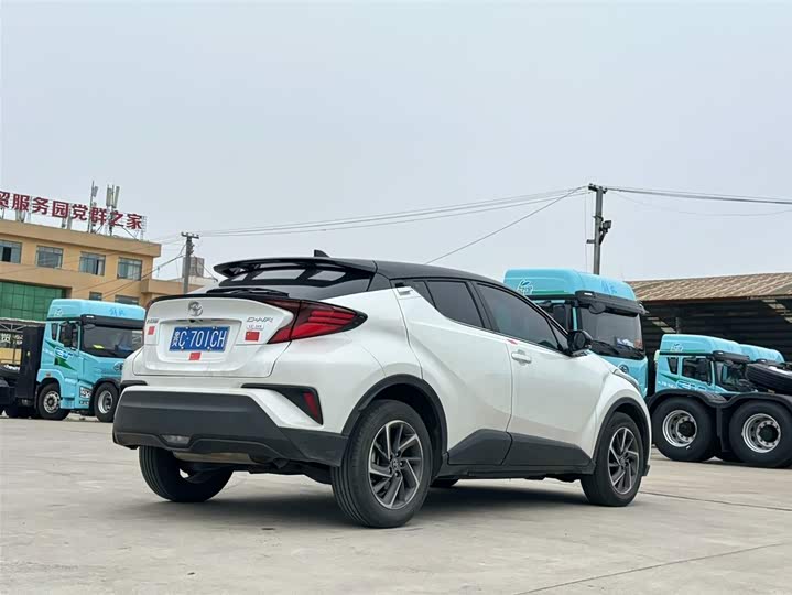Photo 7 - Toyota C-HR