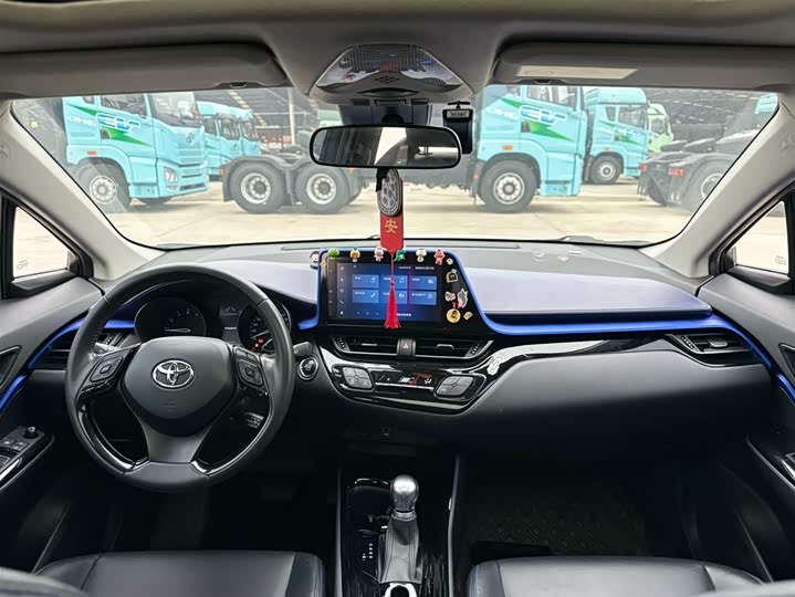 Photo 8 - Toyota C-HR