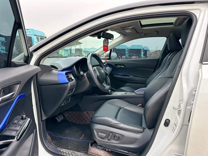 Photo 9 - Toyota C-HR