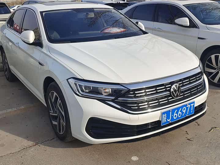 Photo 1 - Volkswagen Sagitar L