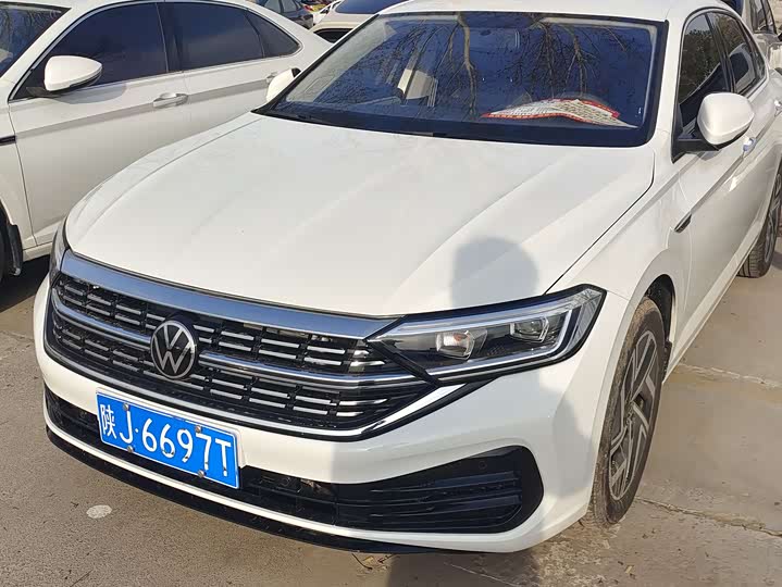 Photo 3 - Volkswagen Sagitar L