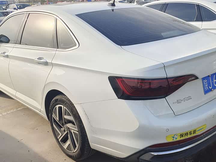 Photo 7 - Volkswagen Sagitar L