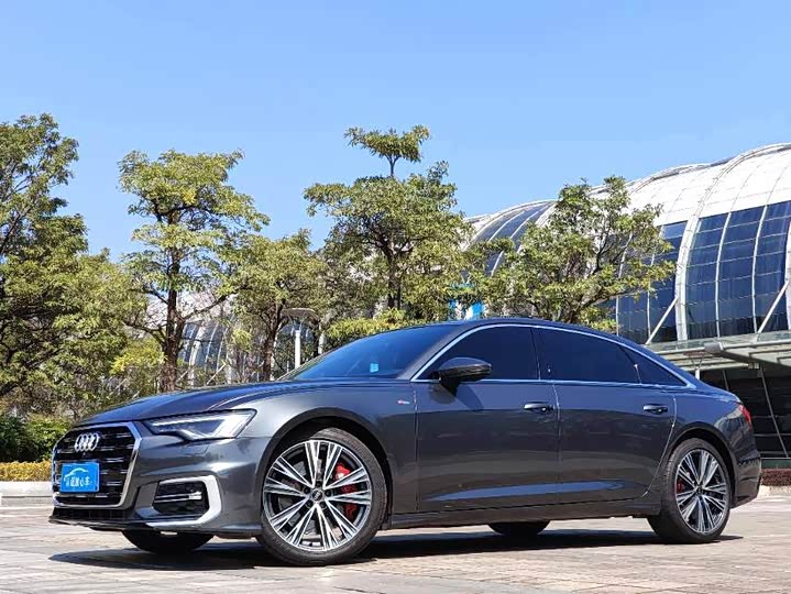 Фото 1 - Audi A6L