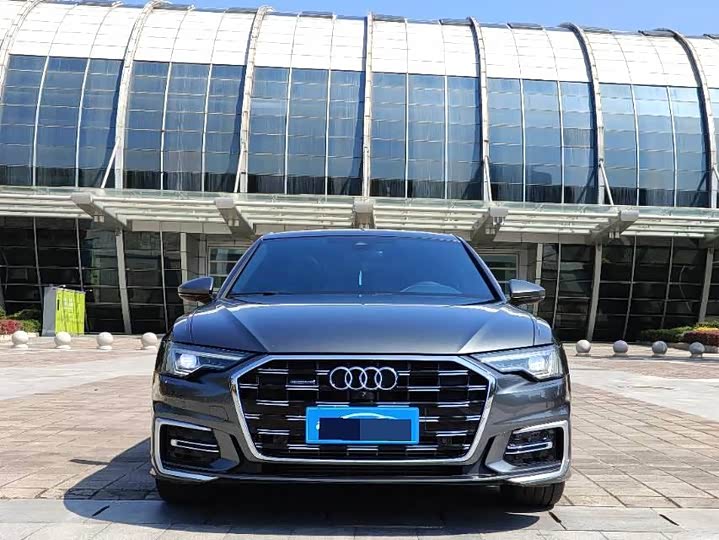 Фото 2 - Audi A6L