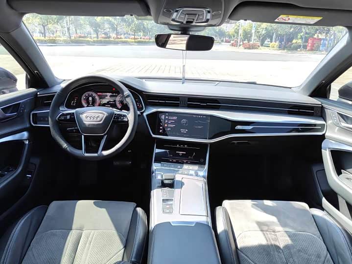 Фото 6 - Audi A6L