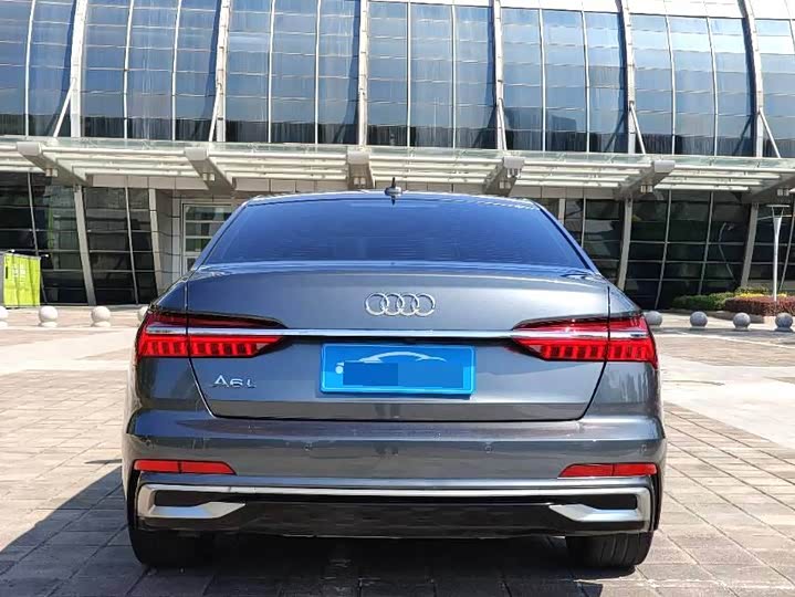 Фото 8 - Audi A6L