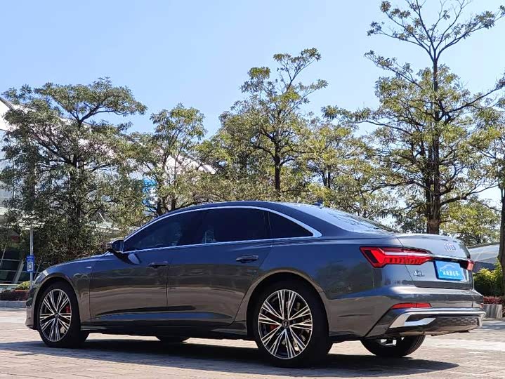 Фото 9 - Audi A6L