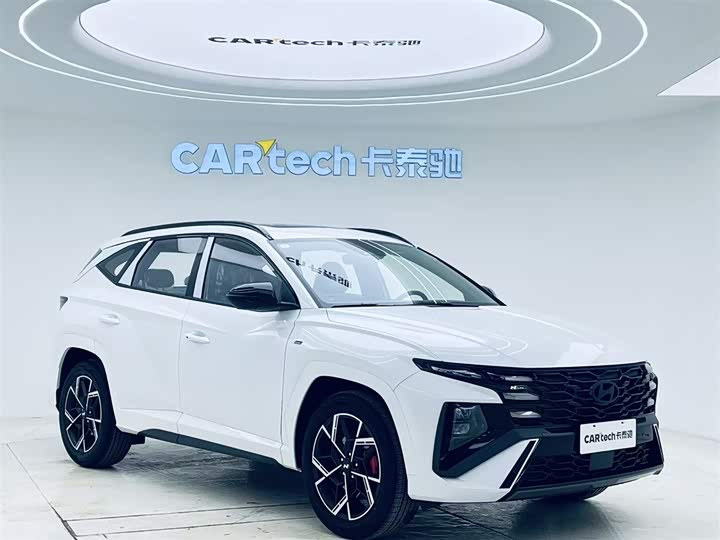 Photo 2 - Hyundai Tucson L