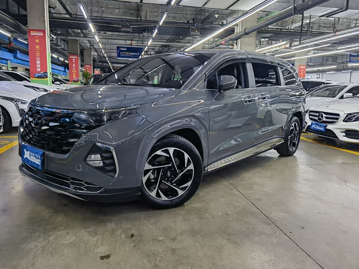 Photo 1 - Hyundai Custo