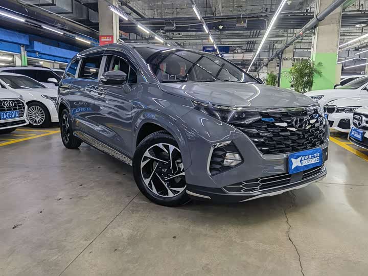 Photo 3 - Hyundai Custo
