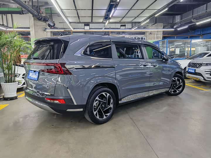 Photo 4 - Hyundai Custo