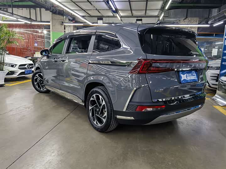 Photo 6 - Hyundai Custo