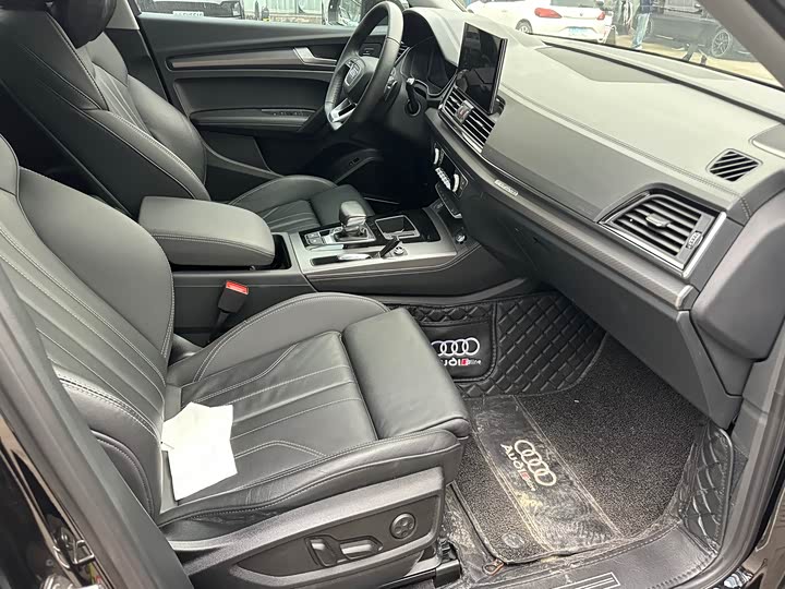 Фото 4 - Audi Q5L