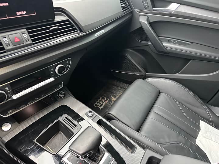 Фото 5 - Audi Q5L
