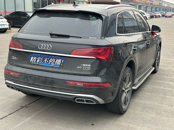 Фото 9 - Audi Q5L