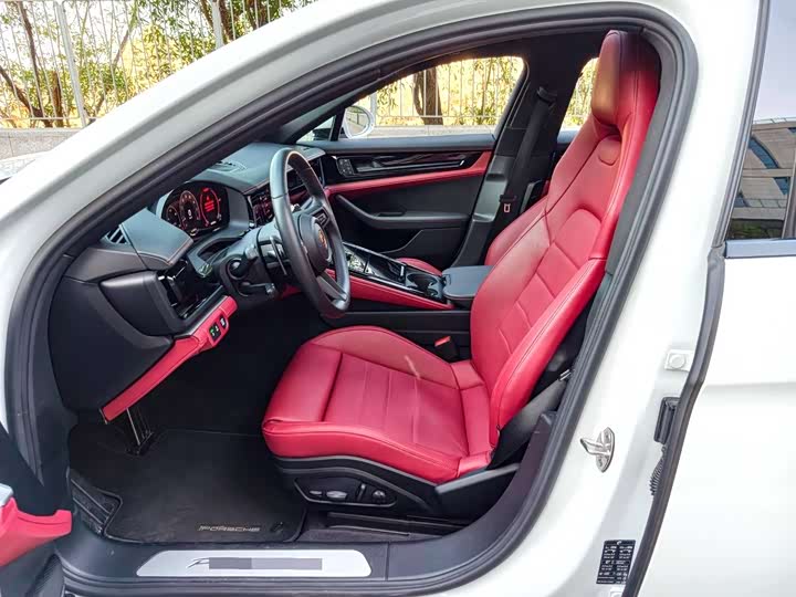 Photo 4 - Porsche Panamera