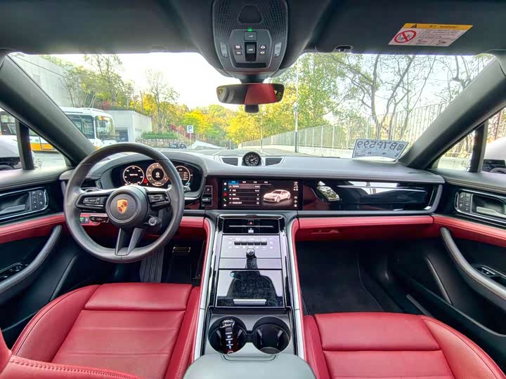 Photo 5 - Porsche Panamera