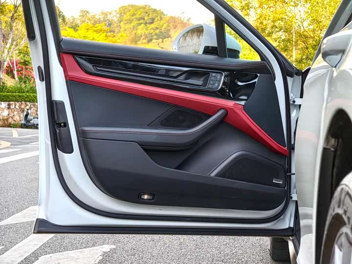 Photo 8 - Porsche Panamera