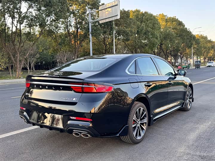 Фото 7 - Geely Preface