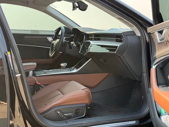 Zdjęcie 9 - Audi A6L