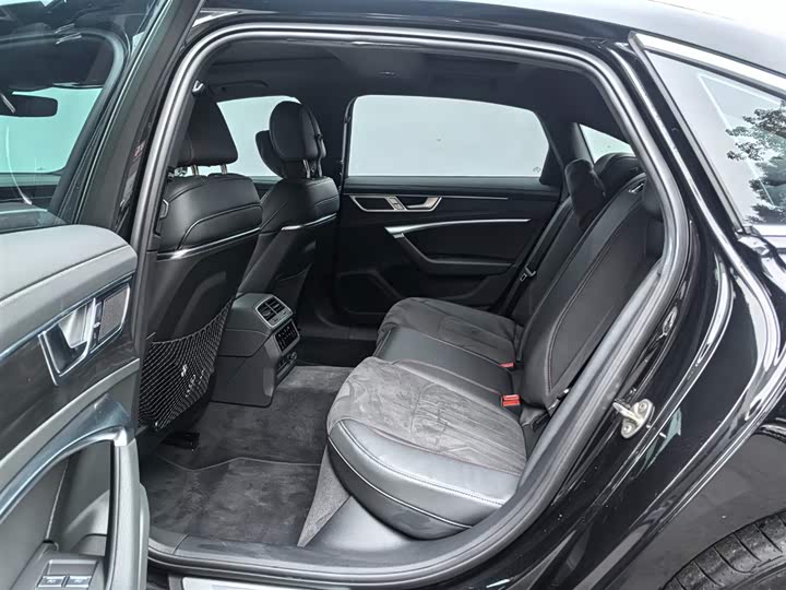 Фото 8 - Audi A6L