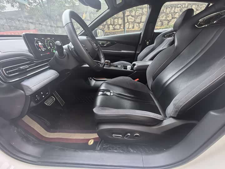Фото 9 - GAC Trumpchi Empow R