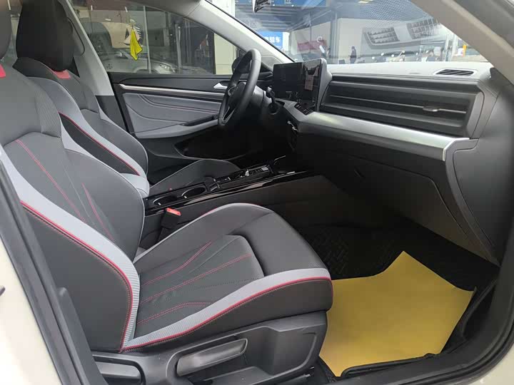 Volkswagen Lamando L 2024 2024款 凌渡L 280TSI DSG炫辣版