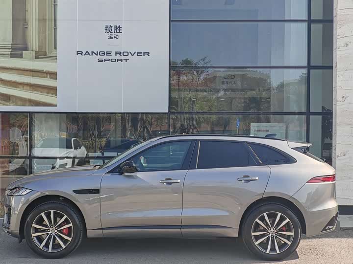 Фото 4 - Jaguar F-Pace