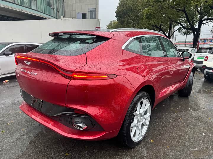 Фото 5 - Aston Martin DBX