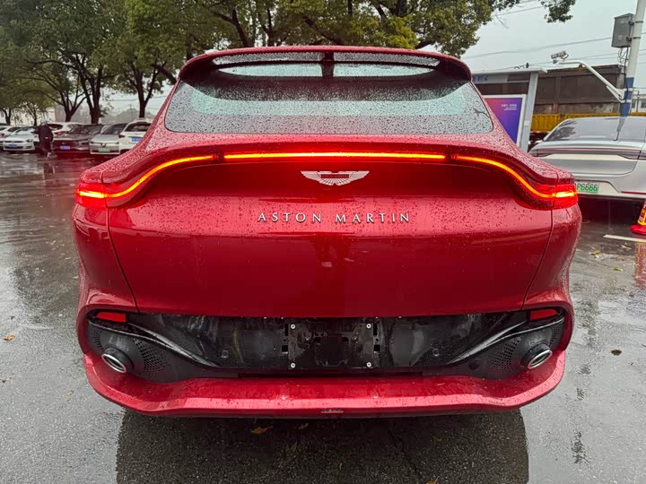 Фото 6 - Aston Martin DBX