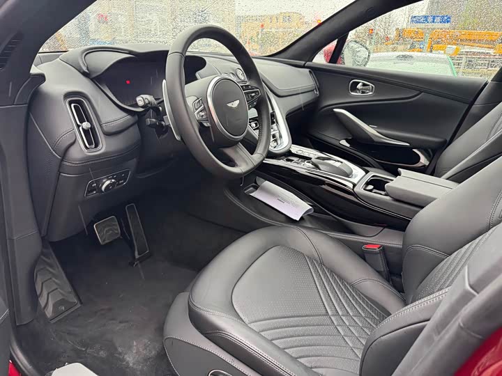 Фото 9 - Aston Martin DBX