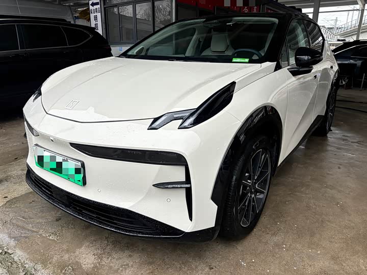 Фото 1 - Zeekr X