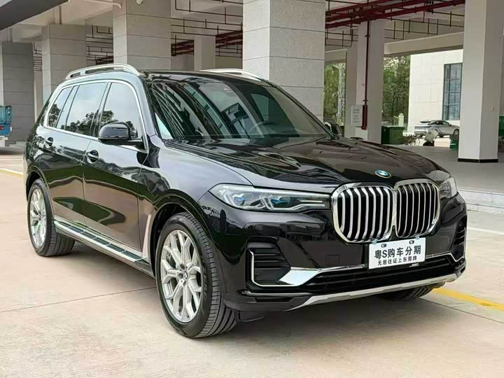 Фото 1 - BMW X7