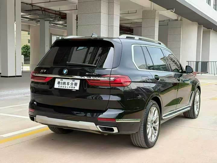 Фото 9 - BMW X7