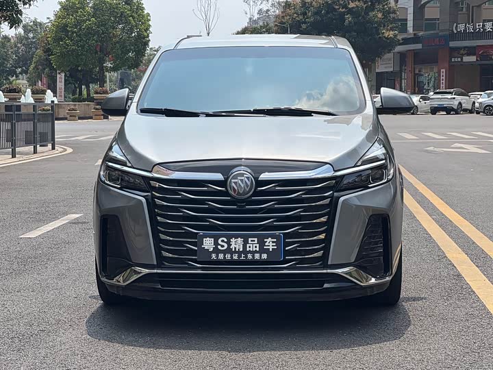 Фото 2 - Buick GL8 ES