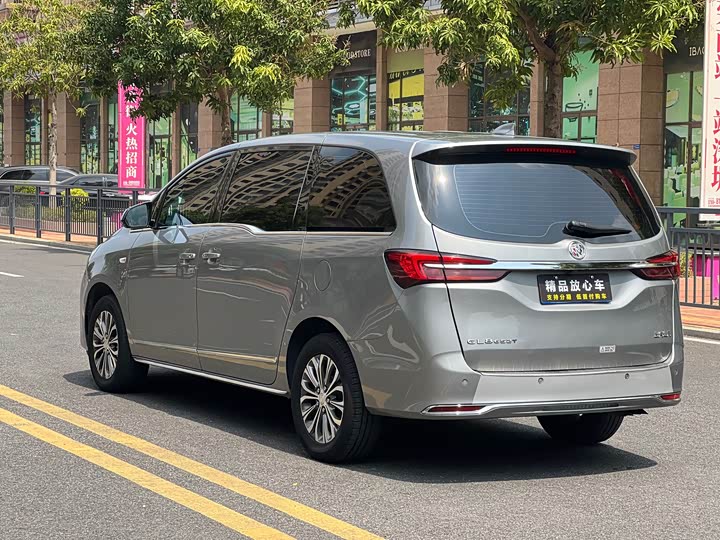 Фото 4 - Buick GL8 ES