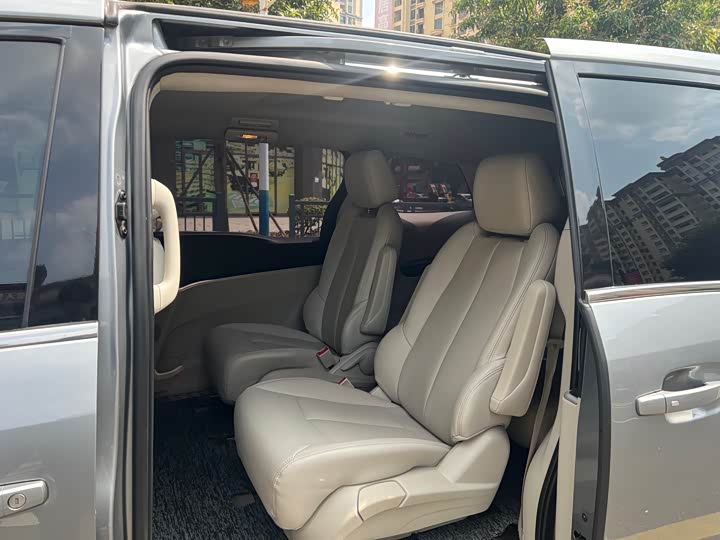 Фото 9 - Buick GL8 ES