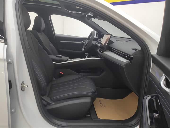 Zdjęcie 8 - Geely Preface