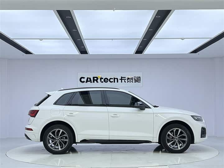 Фото 4 - Audi Q5L