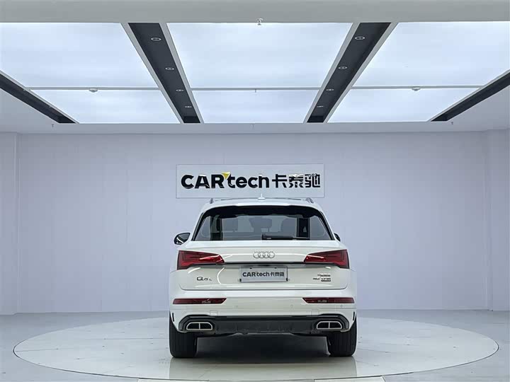 Фото 6 - Audi Q5L