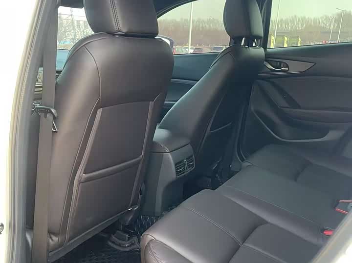 Фото 5 - Mazda CX-4