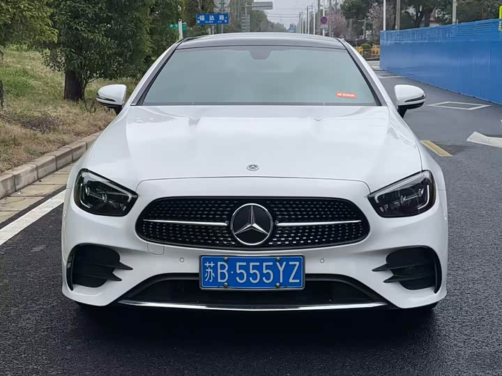 Photo 2 - Mercedes-Benz E-Class