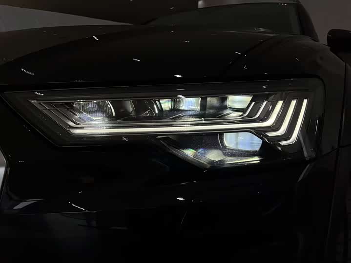 Фото 6 - Audi A6