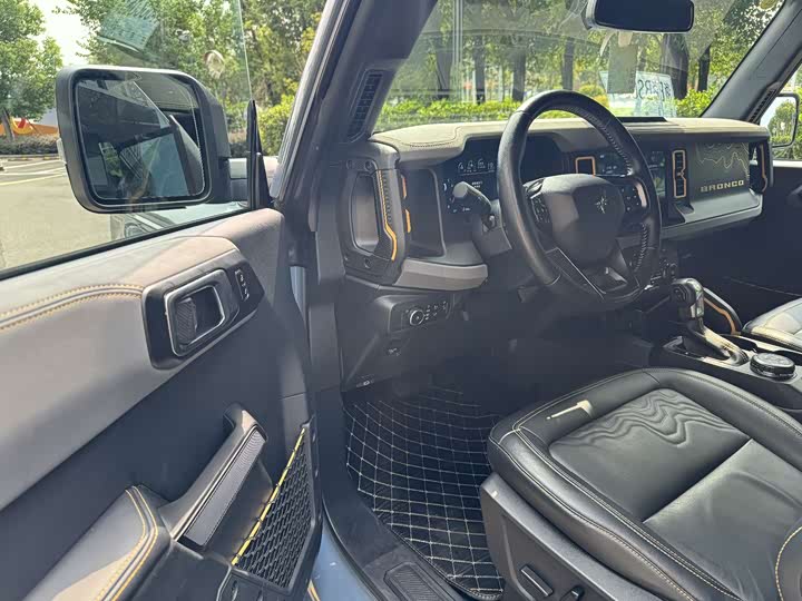 Фото 4 - Ford Bronco