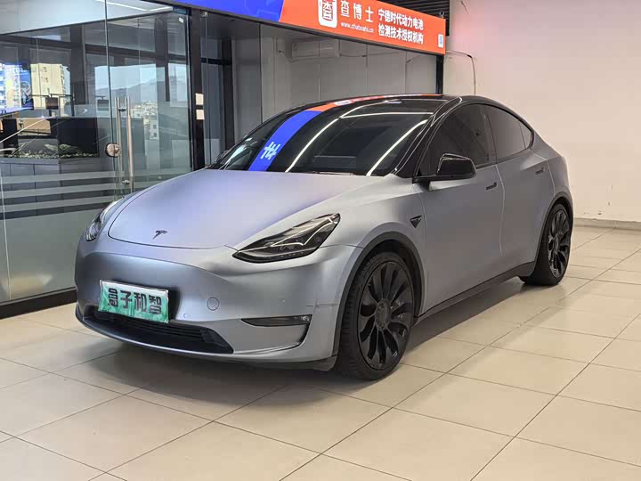 Фото 1 - Tesla Model Y