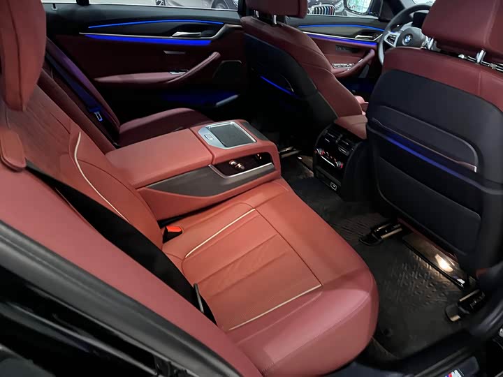 Фото 5 - BMW 5 Series