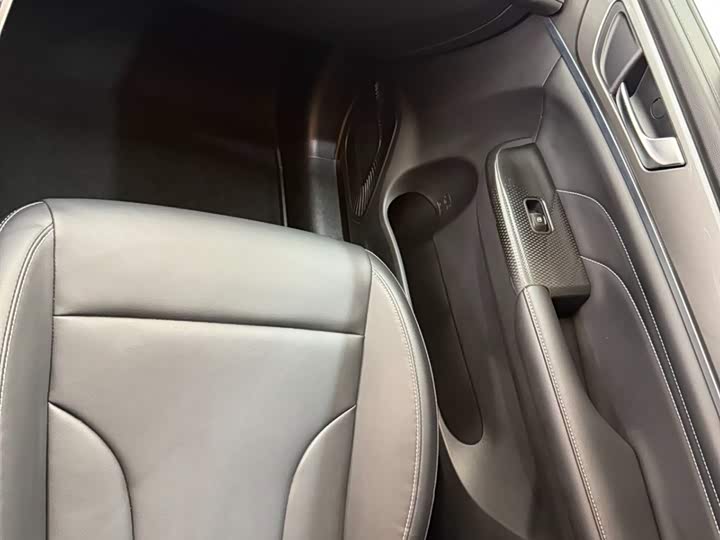 Фото 7 - Haval M6