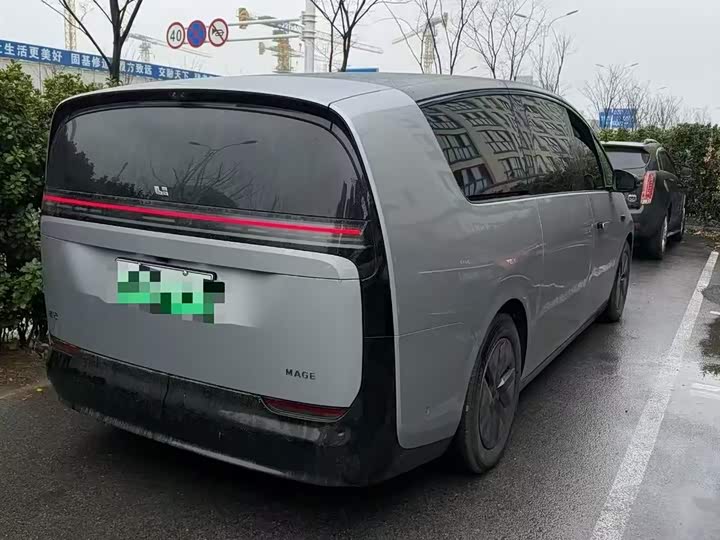 Фото 2 - LiXiang Mega