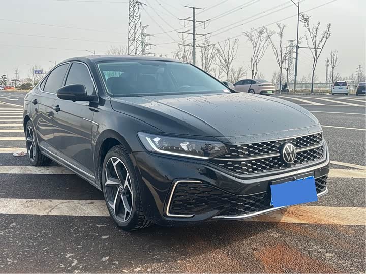 Фото 1 - Volkswagen Passat