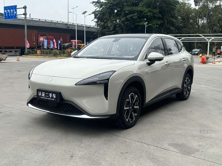 Фото 1 - Baojun E6